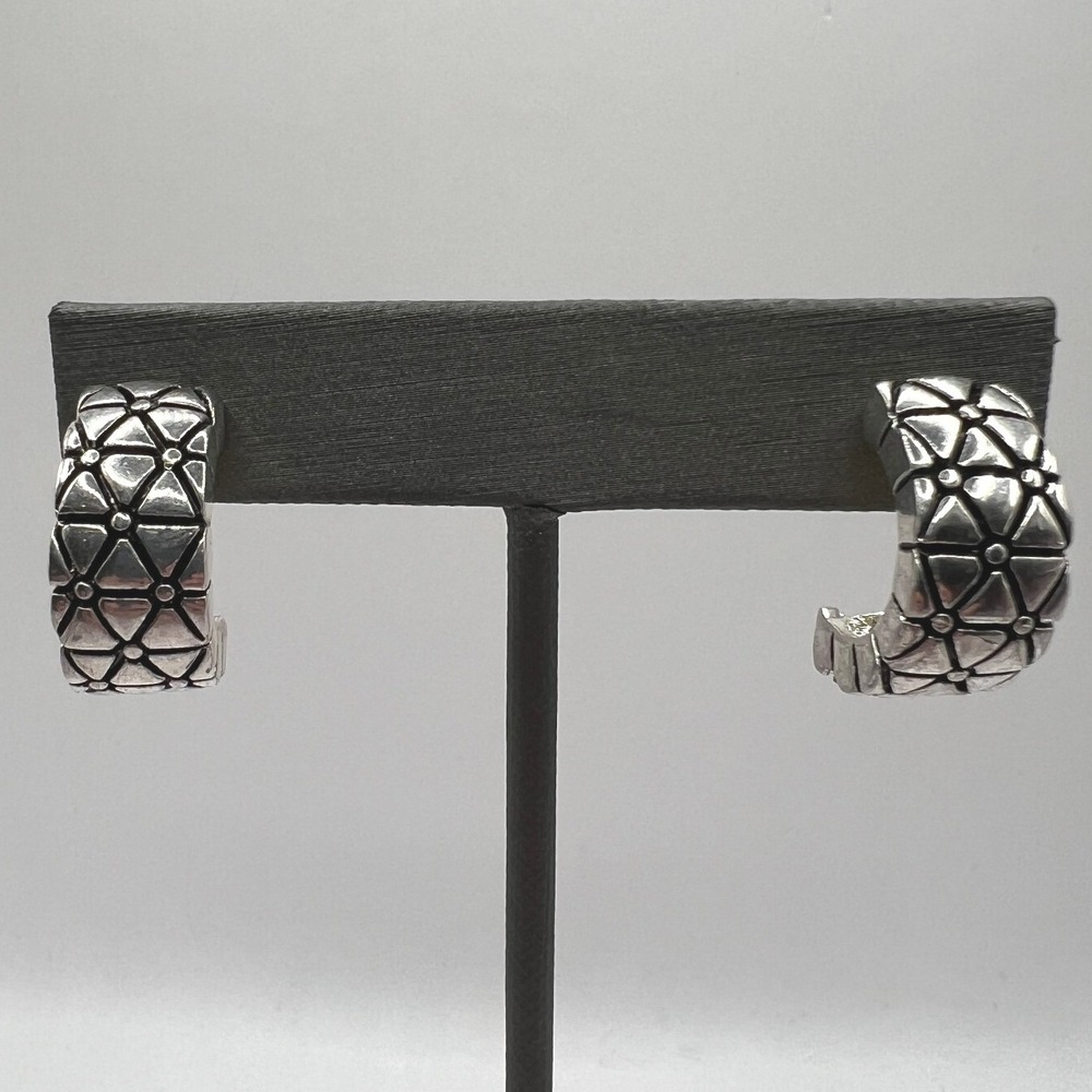 Pierced Earrings Half Hoops Silver Tone Flower Black‎ Accent Enamel